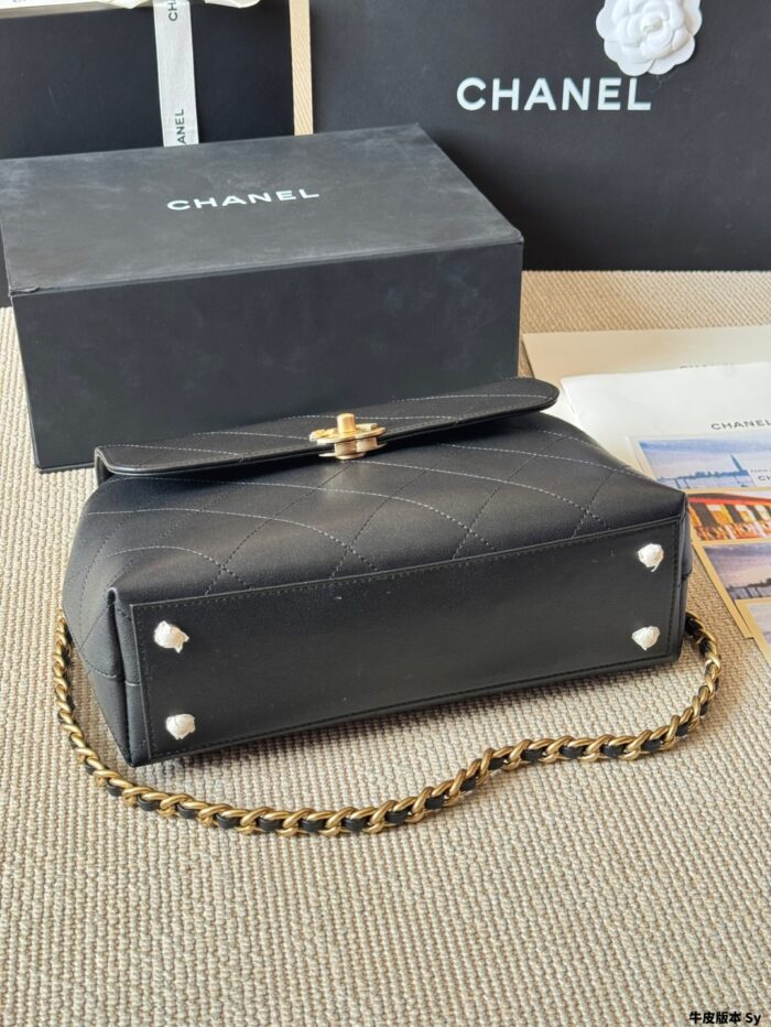 Chanel 25S Runway-Inspired Short Chain Handle Briefcase Spacious, Supple, Timeless And Versatile - Image 7