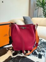 Hermès So Kelly Bucket Bag  Drawstring Pleats  Spacious Capacity  Translucent Midnight Blue - Image 6