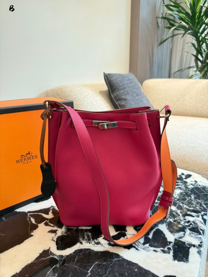 Hermès So Kelly Bucket Bag  Drawstring Pleats  Spacious Capacity  Translucent Midnight Blue - Image 6