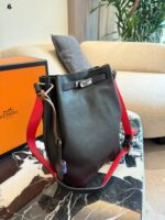 Hermès So Kelly Bucket Bag  Drawstring Pleats  Generous Capacity  Midnight Blue - Image 9