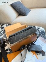 Louis Vuitton Men'S Trio Messenger Bag In Black Monogram Canvas With Detachable Pouch - Image 3