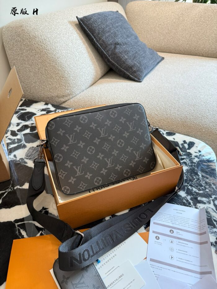 Louis Vuitton Men'S Trio Messenger Bag In Black Monogram Canvas With Detachable Pouch - Image 8