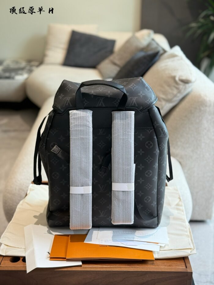 Louis Vuitton Black Monogram Double Drawstring Backpack Classic And Practical For Commuting And Travel - Image 5