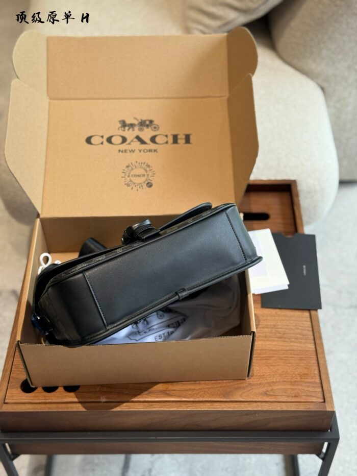 Coach Men'S Commuter Messenger Bag Minimalist, Stylish, Versatile, Generous Capacity - Image 5