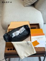 Louis Vuitton Embossed Waist Bag/Shoulder Bag Zip-Closure Design, Stylish And Versatile - Image 6