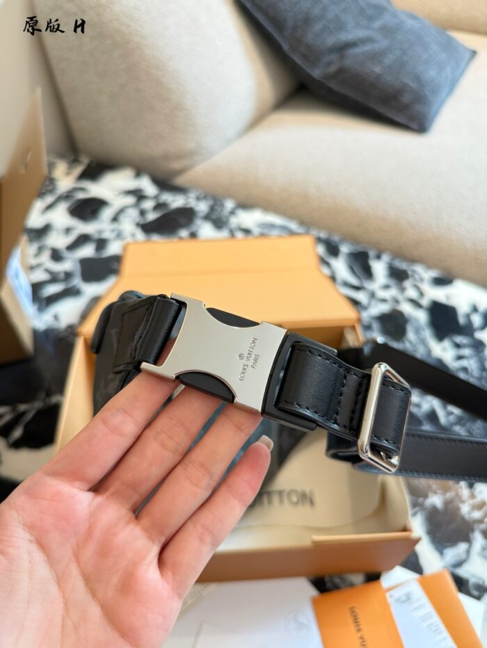 Louis Vuitton Discovery Waist Bag Monogram Eclipse Canvas Adjustable Strap Multiple Pockets - Image 3