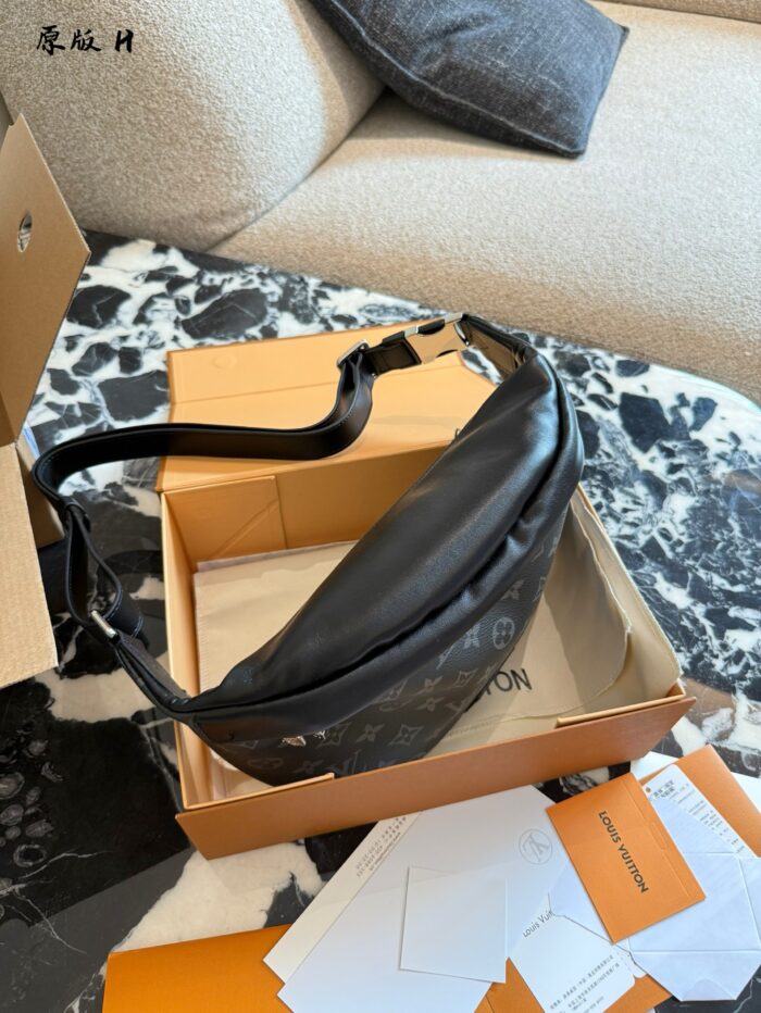 Louis Vuitton Discovery Waist Bag Monogram Eclipse Canvas Adjustable Strap Multiple Pockets - Image 5