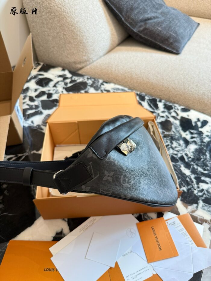 Louis Vuitton Discovery Waist Bag Monogram Eclipse Canvas Adjustable Strap Multiple Pockets - Image 7