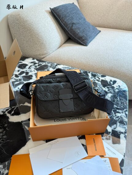 Louis Vuitton S-Lock Series Men'S Monogram Calfskin Embossed Messenger Bag Stylish And Practical