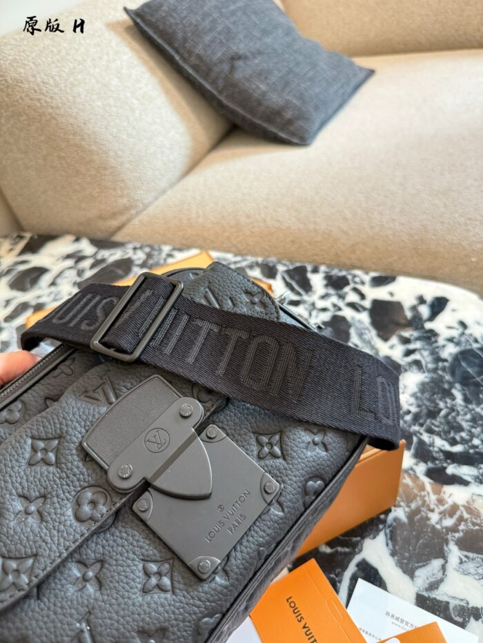 Louis Vuitton S-Lock Series Men'S Monogram Calfskin Embossed Messenger Bag Stylish And Practical - Image 3
