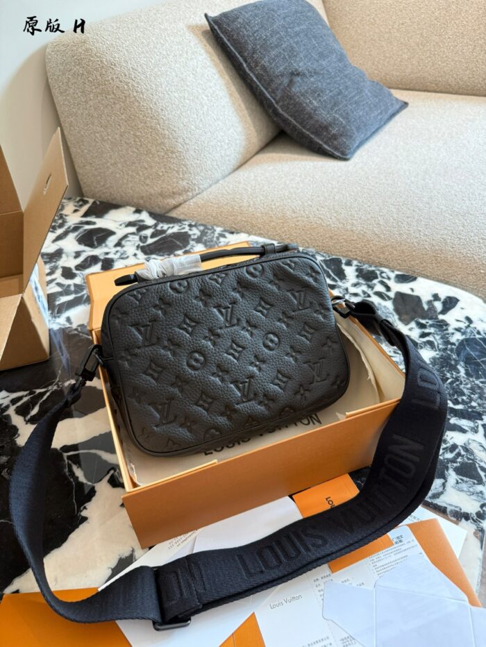 Louis Vuitton S-Lock Series Men'S Monogram Calfskin Embossed Messenger Bag Stylish And Practical - Image 7