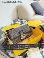 Fendi Classic Baguette Handbag Signature Pattern Exquisite Companionship - Image 2