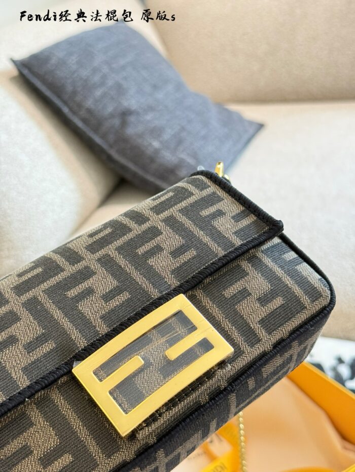 Fendi Classic Baguette Handbag Signature Pattern Exquisite Companionship - Image 8