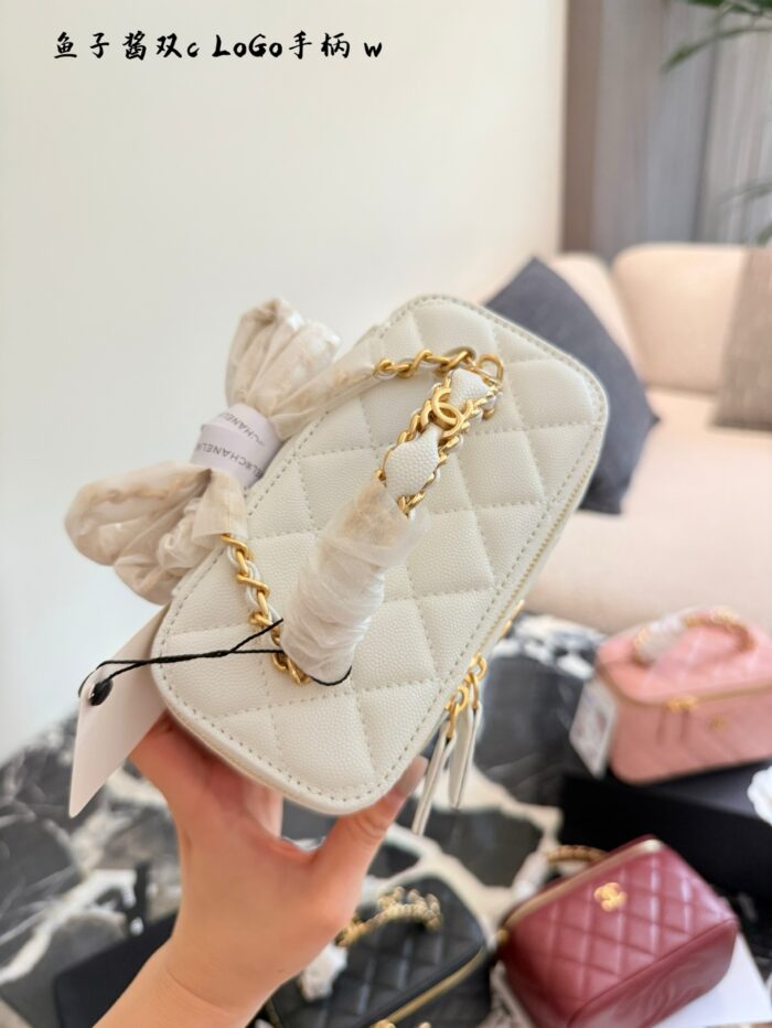 Chanel 25B Double C Handle Lychee Leather Long Box Bag - Image 9