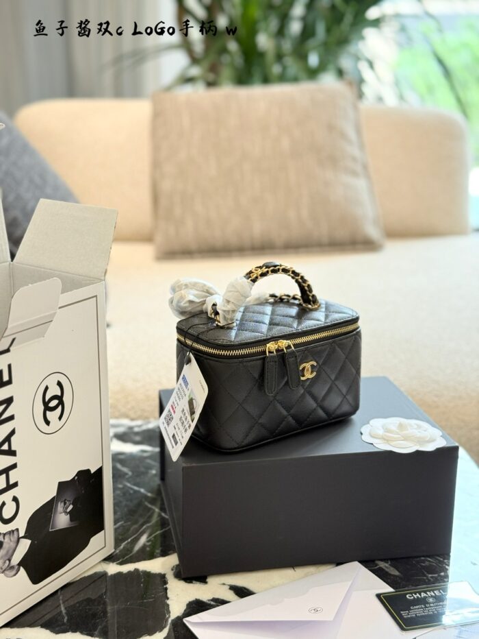 Chanel 25B Double C Handle Crocodile-Embossed Long Box Bag - Image 3