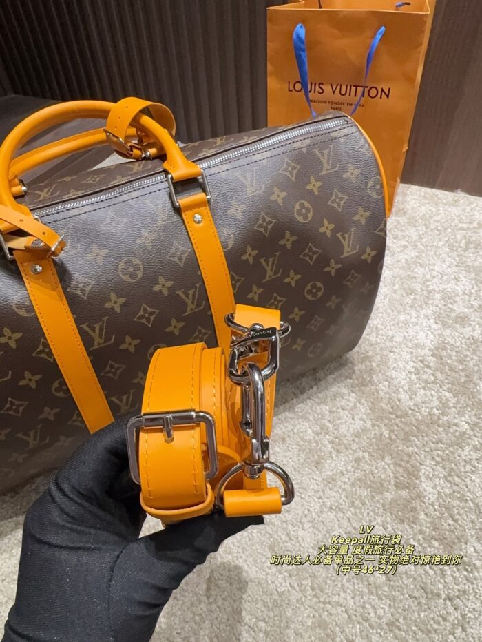Louis Vuitton Keepall Travel Bag Large Capacity - Essential For Holidays And Travel - Image 9