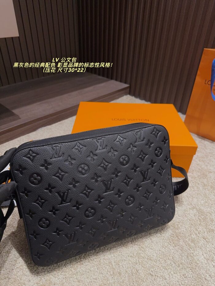 Louis Vuitton Briefcase Black And Grey Classic Colour Scheme Subtle Embossed Logo Detailing Solid And Dignified Fashionable And Elegant - Image 6