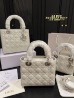 Dior Lady Dior Bag Comfortable And Refined Simple And Elegant An Elegant Commuter Bag - Image 2