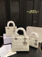 Dior Lady Dior Bag Comfortable And Refined Simple And Elegant An Elegant Commuter Bag - Image 3