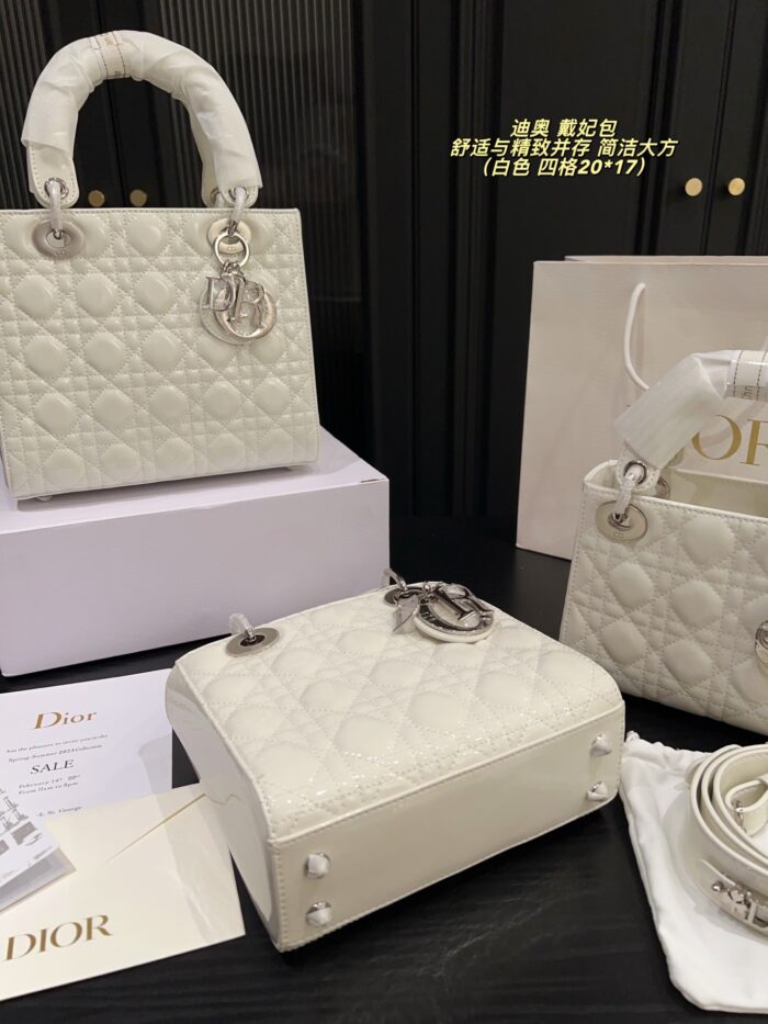 Dior Lady Dior Bag Comfortable And Refined Simple And Elegant An Elegant Commuter Bag - Image 6