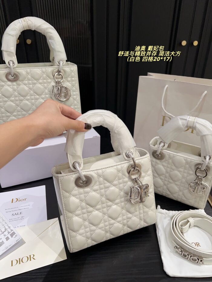 Dior Lady Dior Bag Comfortable And Refined Simple And Elegant An Elegant Commuter Bag - Image 7