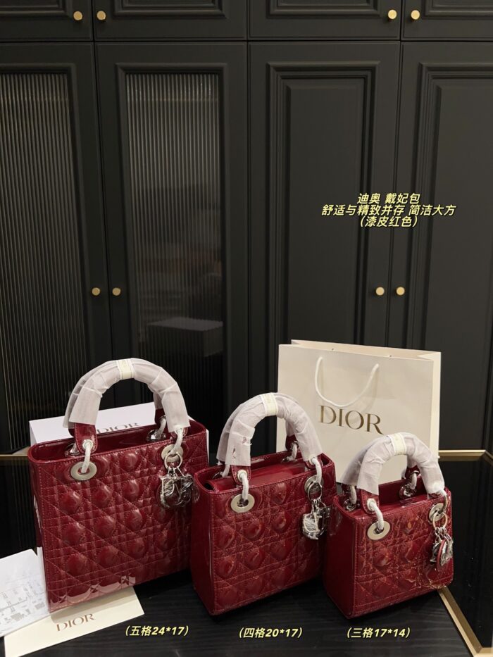Dior Lady Dior Bag Comfortable And Refined Simple And Elegant An Elegant Commuter Bag - Image 11