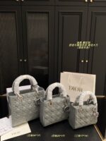 Dior Lady Dior Bag Comfortable And Refined Simple And Elegant An Elegant Commuter Bag - Image 12