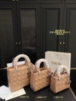Dior Lady Dior Bag Comfortable And Refined Simple And Elegant An Elegant Commuter Bag - Image 13