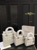 Dior Lady Dior Bag Comfortable And Refined Simple And Elegant An Elegant Commuter Bag - Image 14