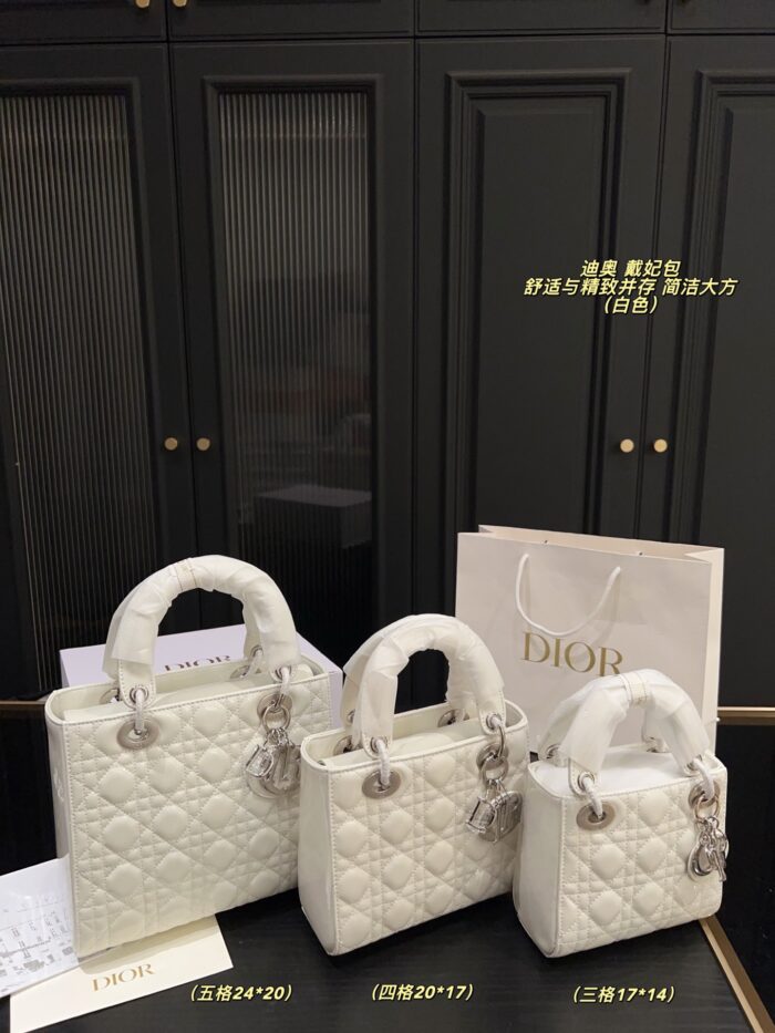 Dior Lady Dior Bag Comfortable And Refined Simple And Elegant An Elegant Commuter Bag - Image 14