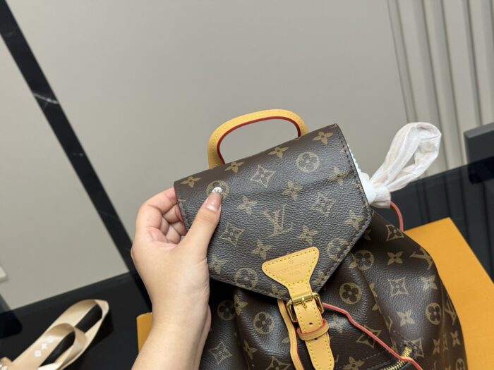 Louis Vuitton Classic Matching Pattern With Cowhide Backpack - Image 3