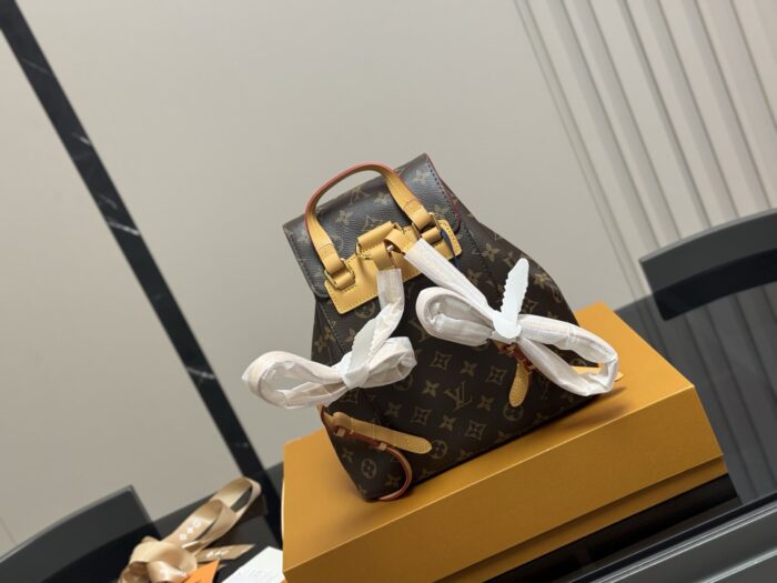 Louis Vuitton Classic Matching Pattern With Cowhide Backpack - Image 7