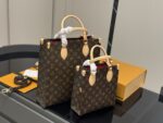 Louis Vuitton Sac Plat Bb Monogram Music Score Bag Lightweight And Comfortable - Image 8