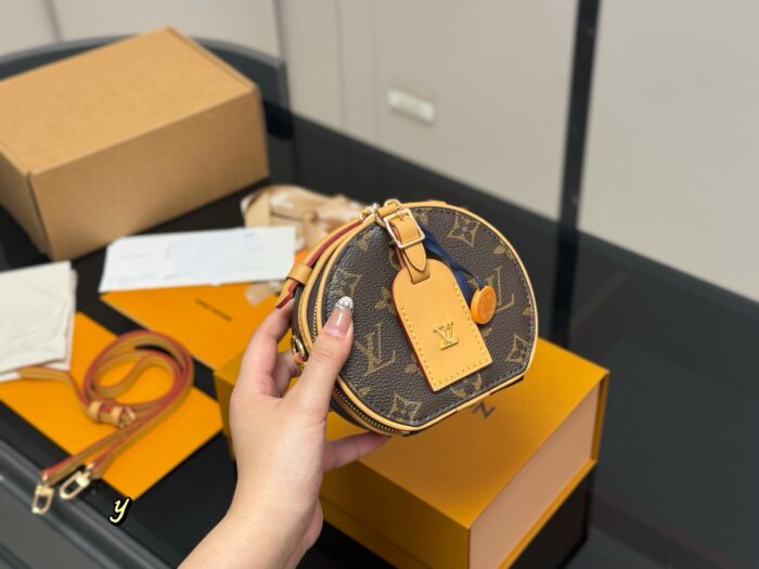 Louis Vuitton Mini Round Bag Charming Design - Image 5