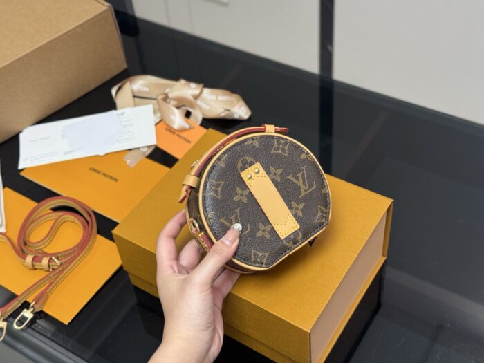 Louis Vuitton Mini Round Bag Charming Design - Image 7