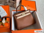Hermès Kelly 25 Top-Grain Togo Leather Timeless Luxury, Effortlessly Versatile - Image 3