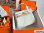 Hermès Kelly 25 Top-Grain Togo Leather Timeless Luxury, Effortlessly Versatile - Image 4