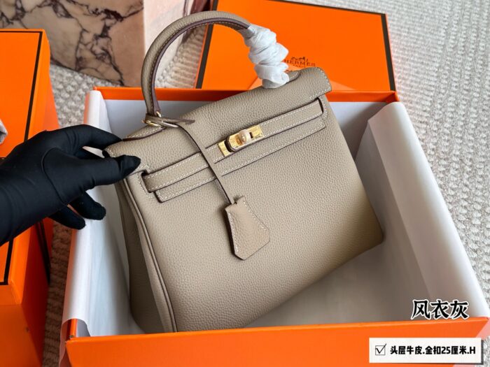 Hermès Kelly 25 Top-Grain Togo Leather Timelessly Versatile, Understated Luxury Fashionable Women'S Handbag - Image 3