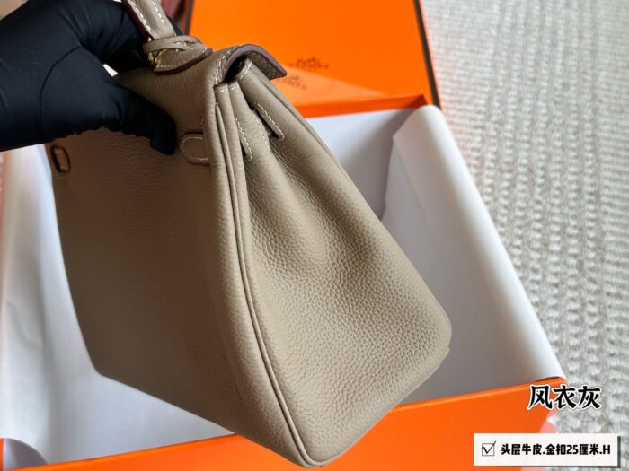 Hermès Kelly 25 Top-Grain Togo Leather Timelessly Versatile, Understated Luxury Fashionable Women'S Handbag - Image 5