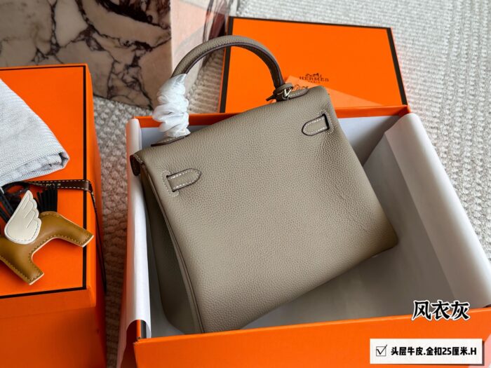 Hermès Kelly 25 Top-Grain Togo Leather Timelessly Versatile, Understated Luxury Fashionable Women'S Handbag - Image 6