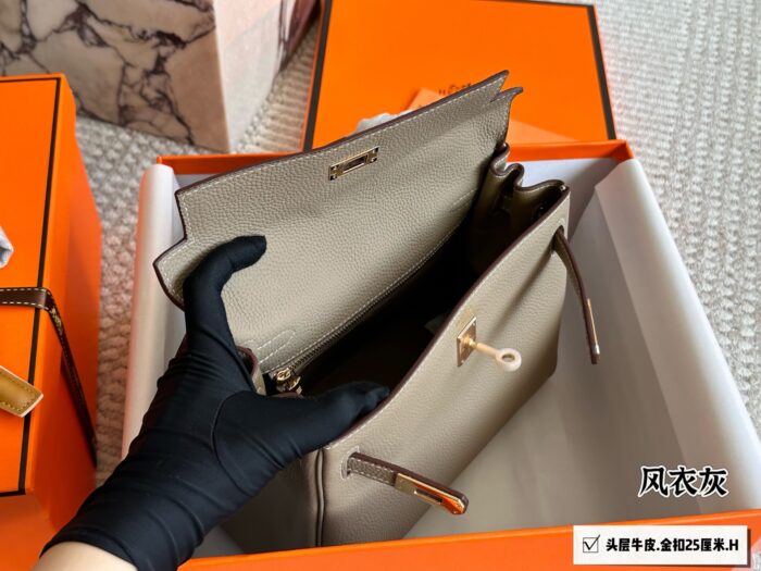 Hermès Kelly 25 Top-Grain Togo Leather Timelessly Versatile, Understated Luxury Fashionable Women'S Handbag - Image 9