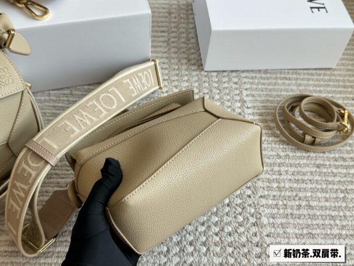 Loewe Puzzle Geometric Bag Cowhide Double Shoulder Strap - Image 8