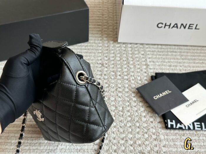 Chanel 25C Hobo Classic Chain Evening Bag/Lunchbox Bag - Cowhide Leather - Detachable Adjustable Chain Strap - Image 5