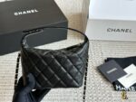 Chanel 25C Hobo Classic Chain Evening Bag/Lunchbox Bag - Cowhide Leather - Detachable Adjustable Chain Strap - Image 6