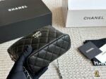 Chanel 25C Hobo Classic Chain Evening Bag/Lunchbox Bag - Cowhide Leather - Detachable Adjustable Chain Strap - Image 7