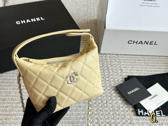 Chanel 25C Hobo Classic Chain Evening Bag/Lunchbox Bag - Cowhide Leather - Detachable Adjustable Chain Strap - Image 12