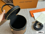 Louis Vuitton Fortune Bucket Bag Two-Tone Design Handheld Or Crossbody Spacious And Versatile - Image 9