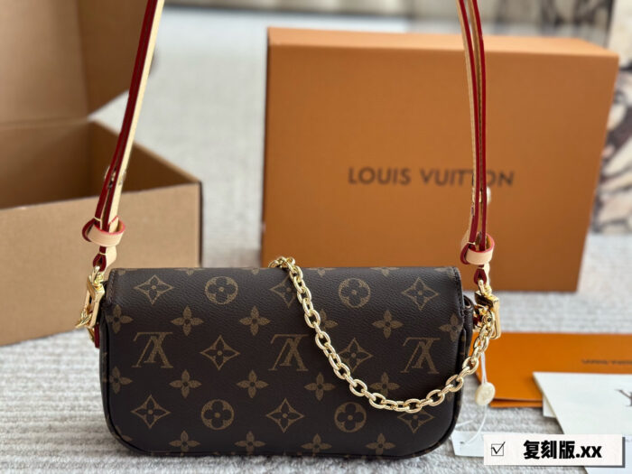 Louis Vuitton Ivy Woc Double Chain Mahjong Bag Crossbody, Shoulder Or Handheld Carry Built-In Card Slots - Image 3