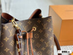 Louis Vuitton Noé Bucket Bag Soft Texture Crossbody/Single Shoulder - Image 2