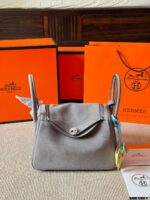 Hermes Lindy26 Full-Grain Leather Casual Lindy Bag - Image 10
